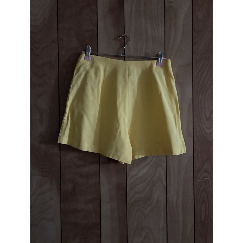 Tracy Evan’s Women’s yellow high-waisted shorts with front buttons Size 7‎ - Picture 3 of 4